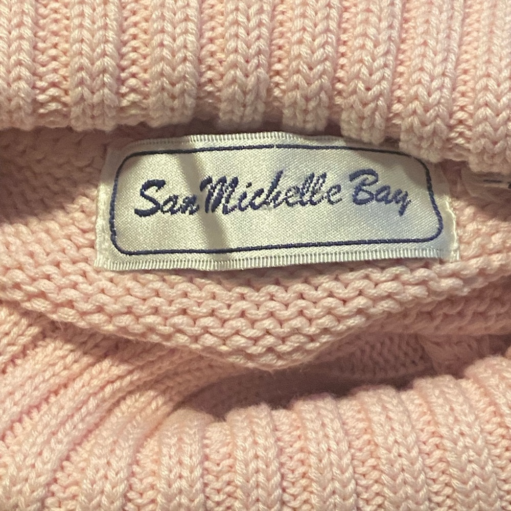 🌟🔥 BOGO Sale🔥🌟
Blush pink sweater vest - Picture 5 of 6